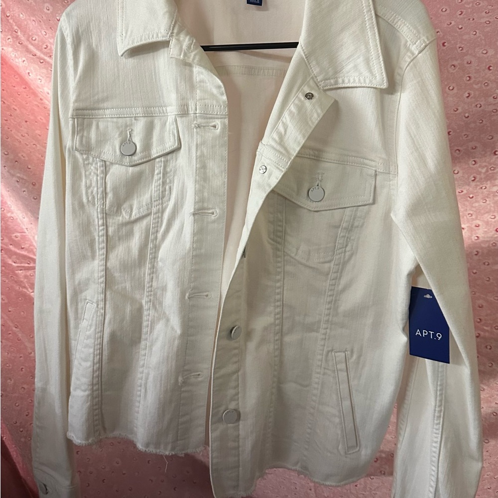 Kohl's APT. 9 Women's white Jean Jacket